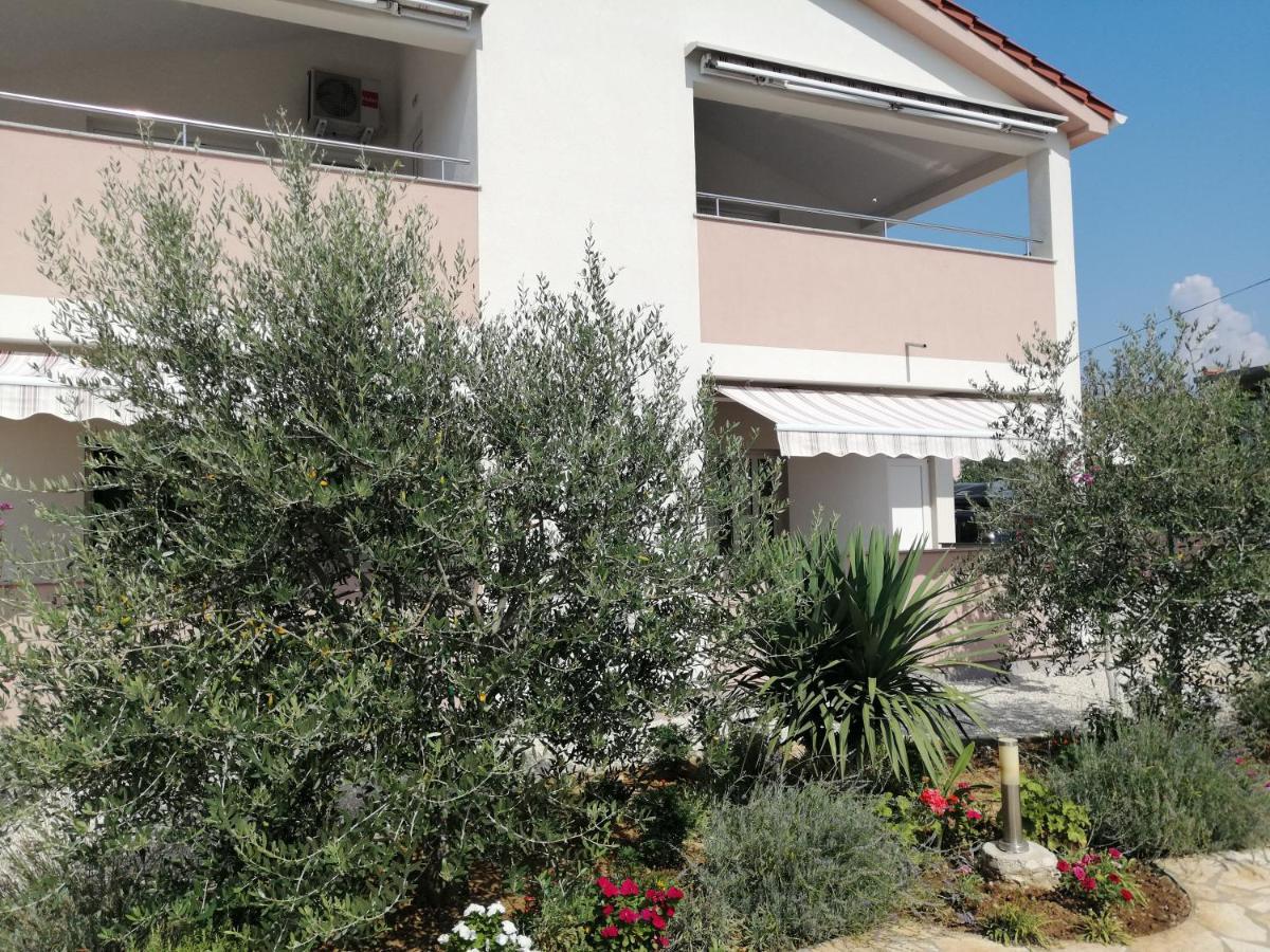 Apartments Ruzmarin Vrsi Ngoại thất bức ảnh